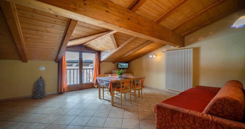 Ski Holidays Apartments Livigno Exteriör bild