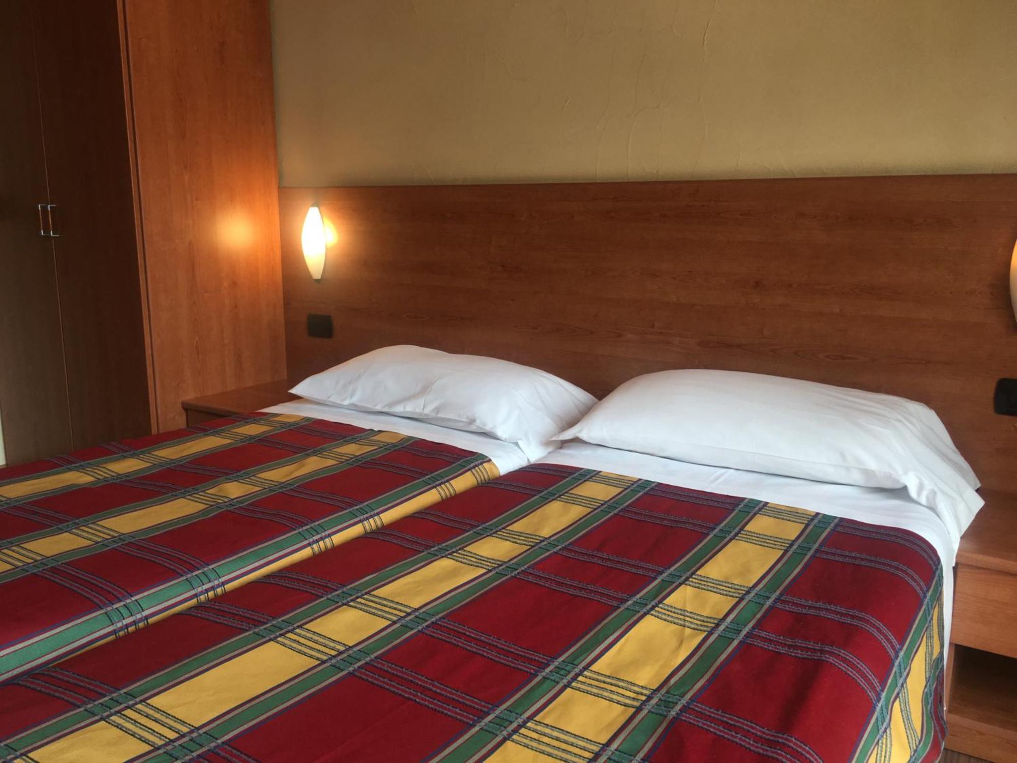 Ski Holidays Apartments Livigno Exteriör bild