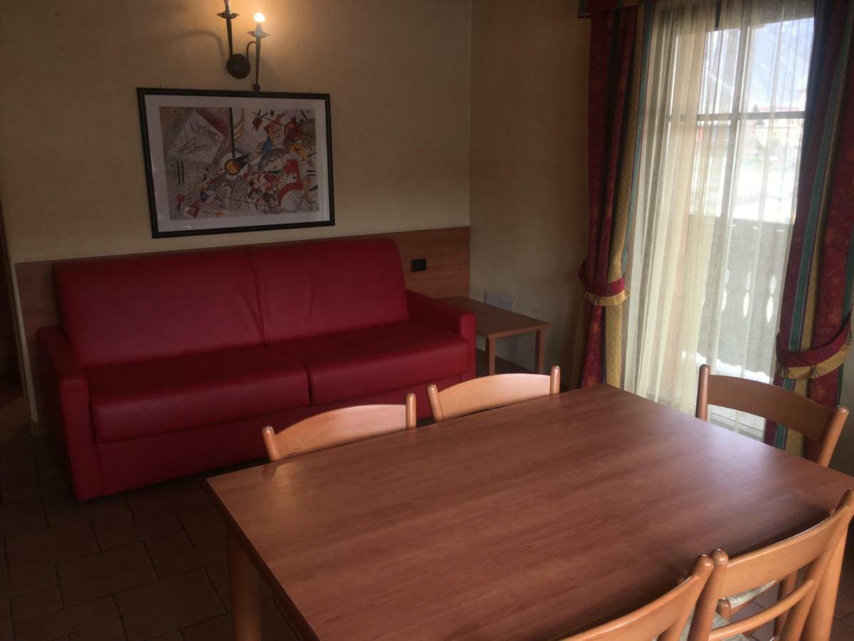 Ski Holidays Apartments Livigno Exteriör bild